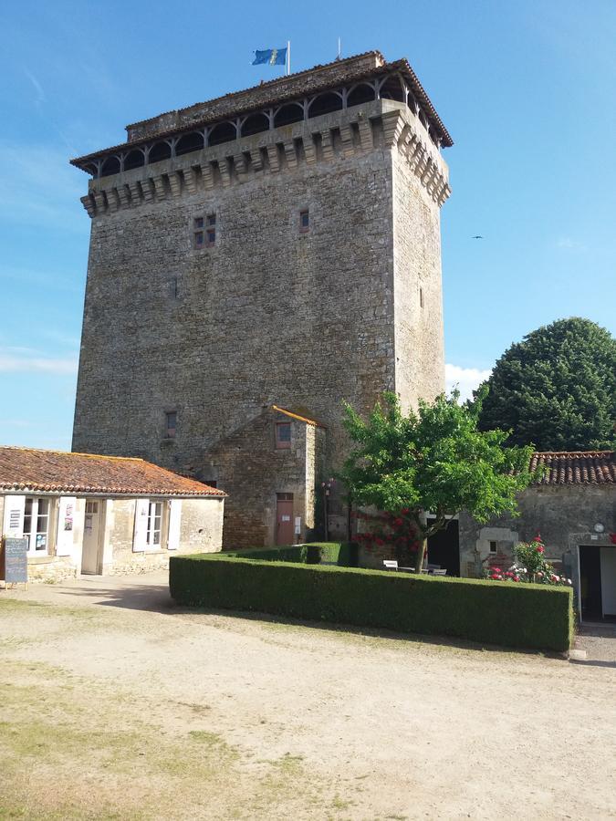 Villa Le Patronage Bazoges-en-Pareds Exterior foto